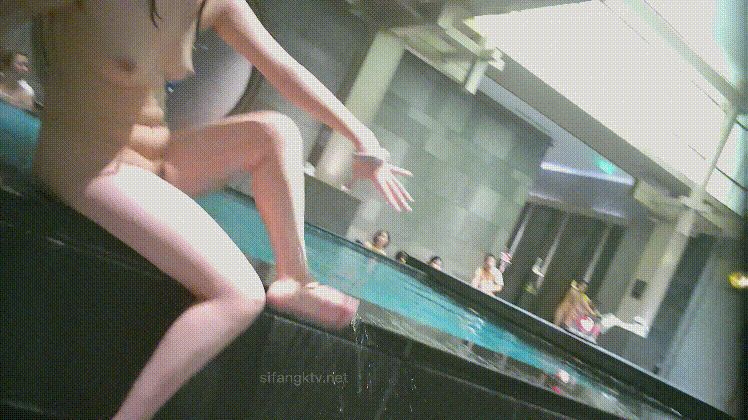 655709c5b794c.gif