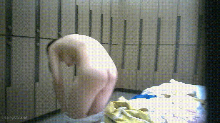 65570ae3aa010.gif