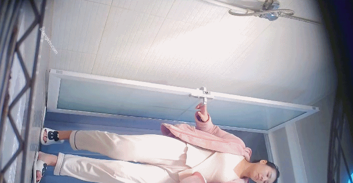 房东暗.gif