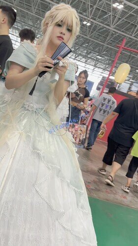 漫展萝莉两部小合集。红色桃1.jpg
