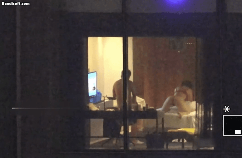 【五星级酒店窗外偷拍】小情侣玩的很花边喝酒边吃鸡