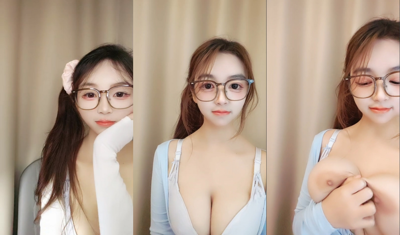 ⚫️最新流出，初恋般的感觉，超清纯美少女【你的草莓蛋糕】下海福利，神级超软巨乳乱晃，粉嫩私处太诱人(2V)