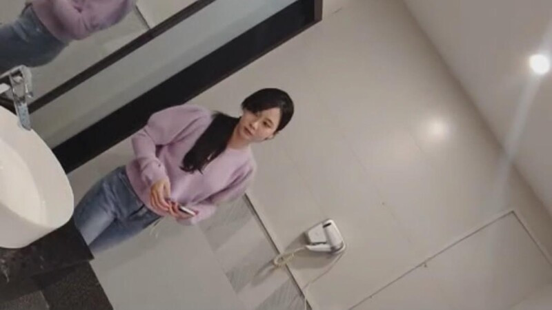 办公楼女厕全景偷拍极品女同事❤️多毛嫩鲍鱼