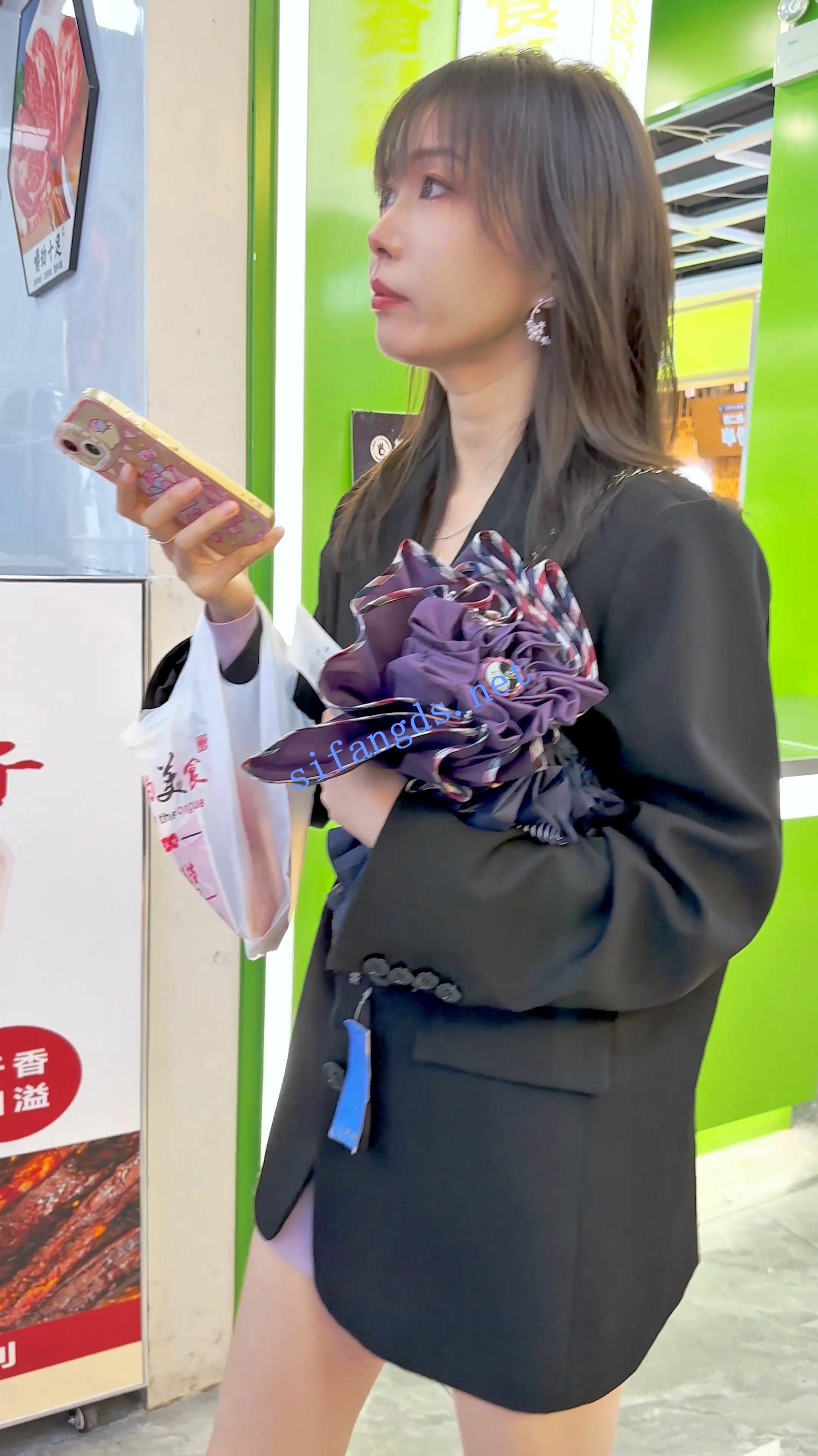 【KFC】白领少妇下班买奶茶·光腿包臀裙白色内内前后CD