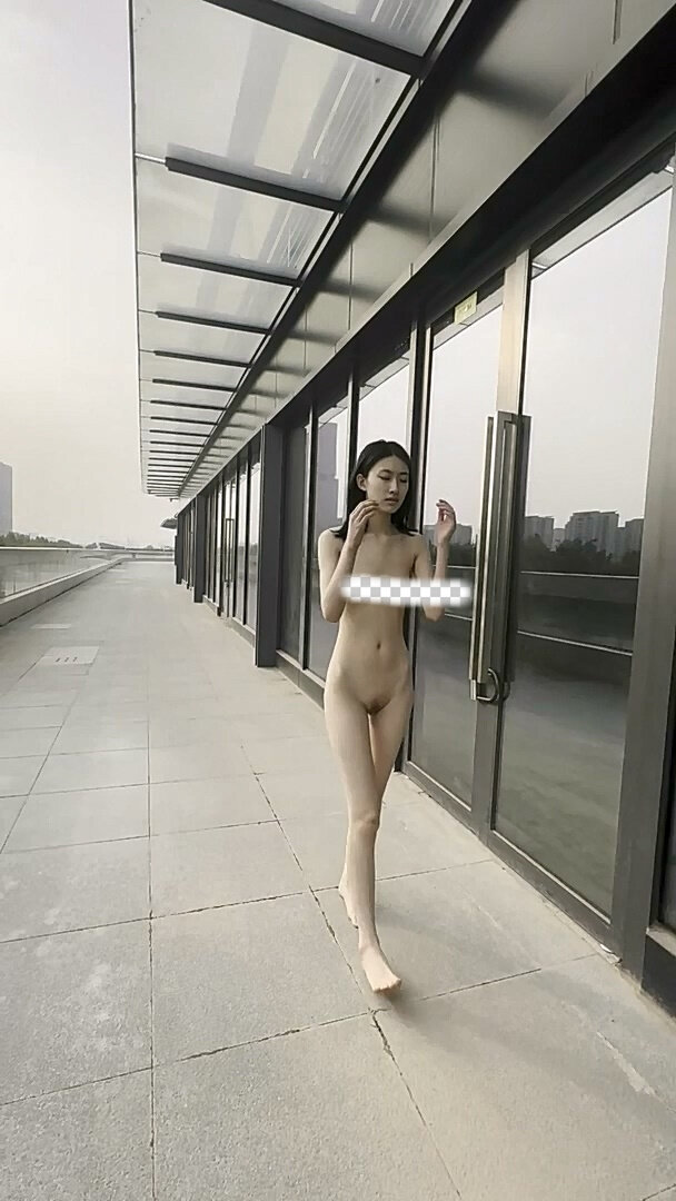 ஐ西萌ஐ长腿学妹濑濑 户外多场景 人前露出普通视频大合集