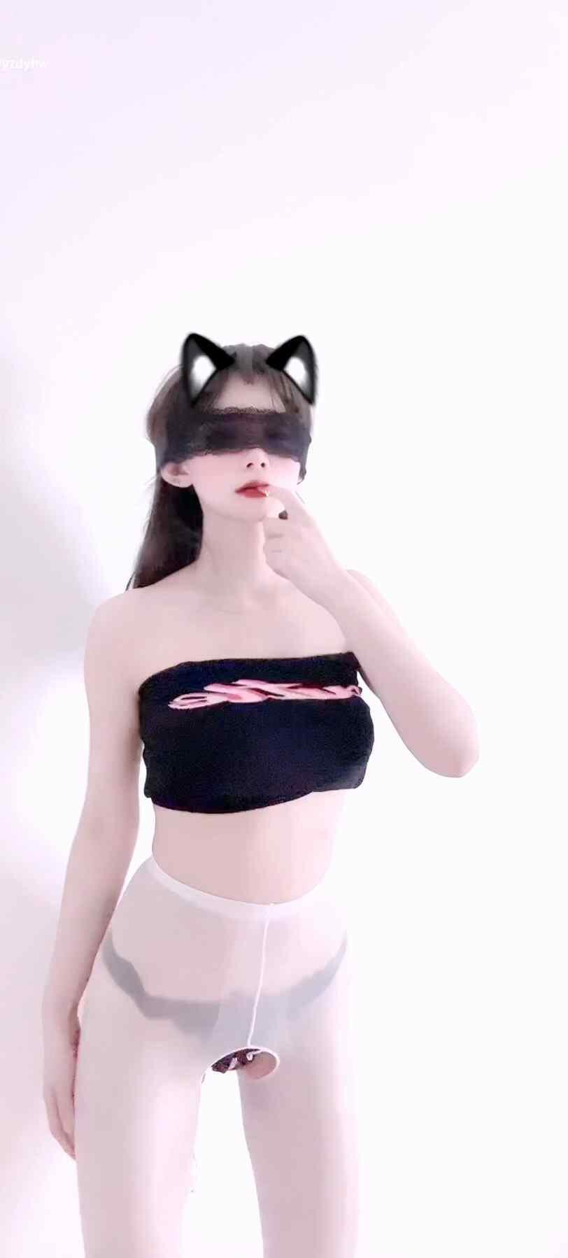 快手 芝士 极品身材小美女内衣骚顶舞福利15V【509M】
