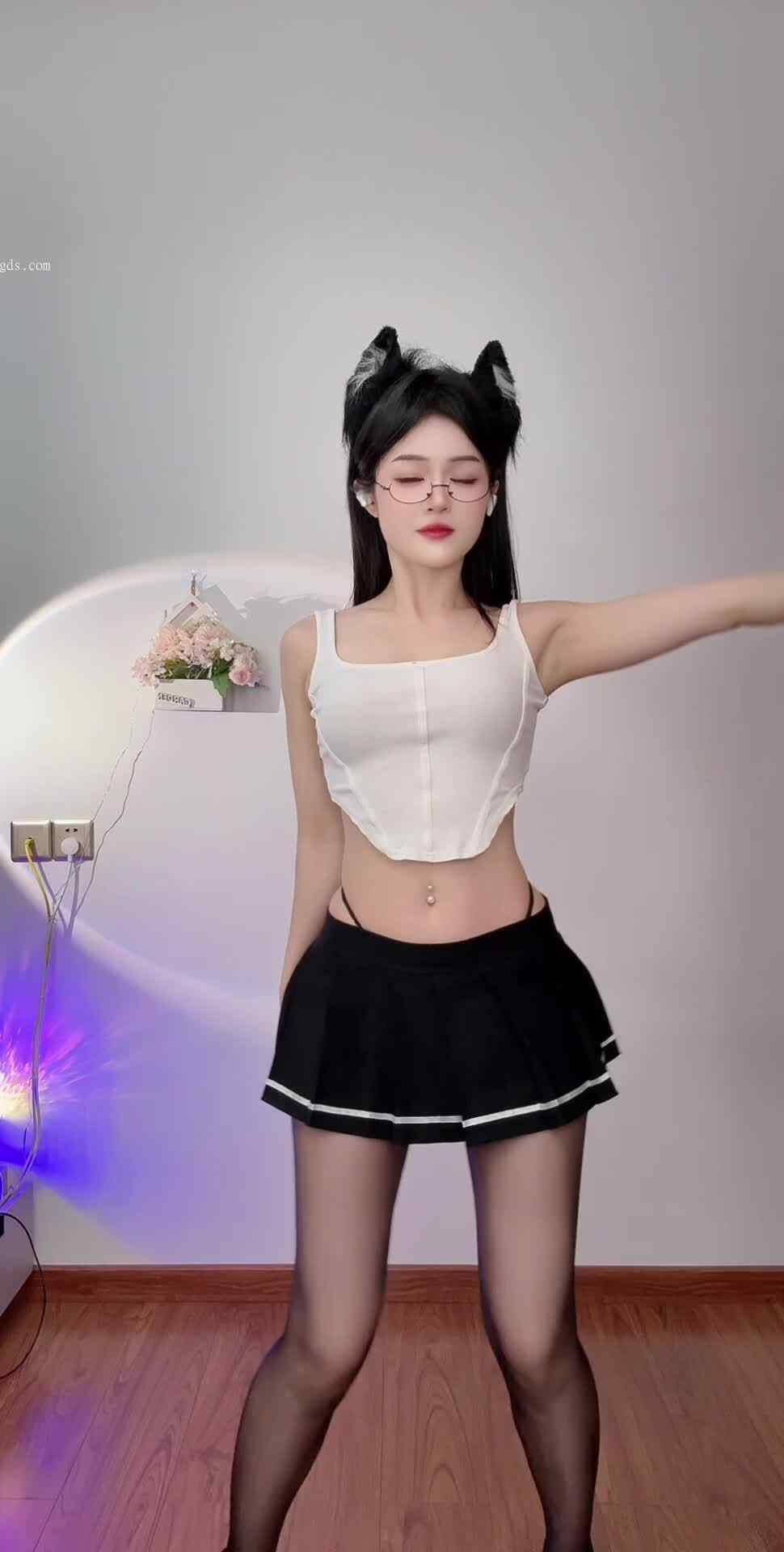 快手 晨洁心美 内衣顶臀骚舞福利20V【3.08G】