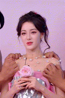 230944gb3j2lax8x5x2dnz.gif