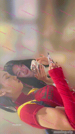 d9bkFy1D_o.gif