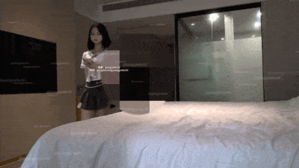 r0xdhg.gif