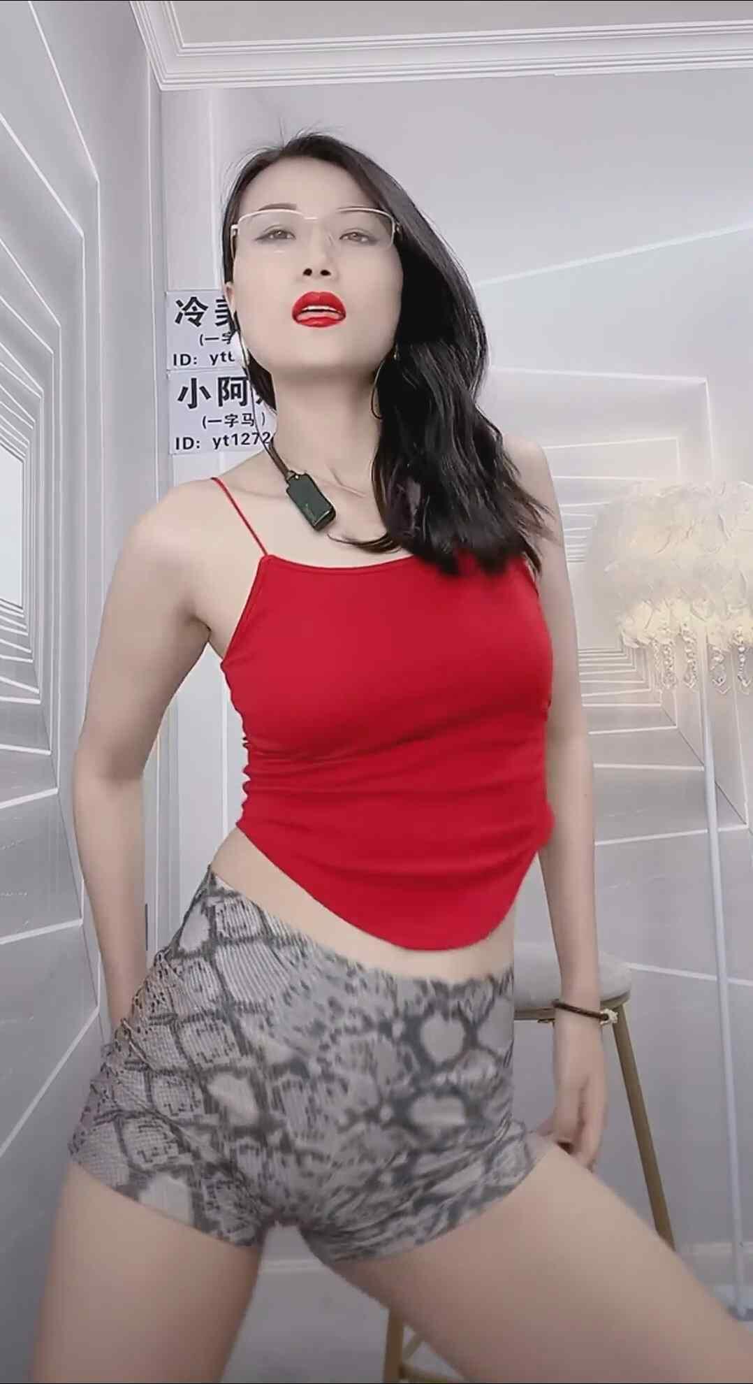 快手 冷美人 熟女御姐骚舞诱惑73V【6.52G】