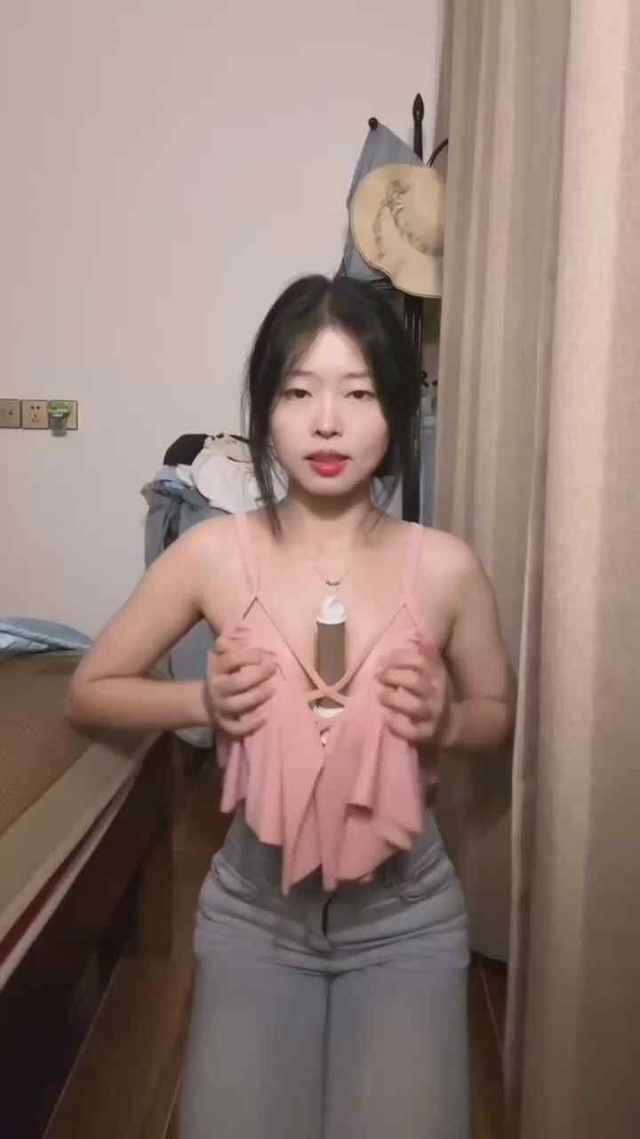 抖音 笨蛋小妮 桃子 嫩妹私拍大尺度舞蹈9V【436M】