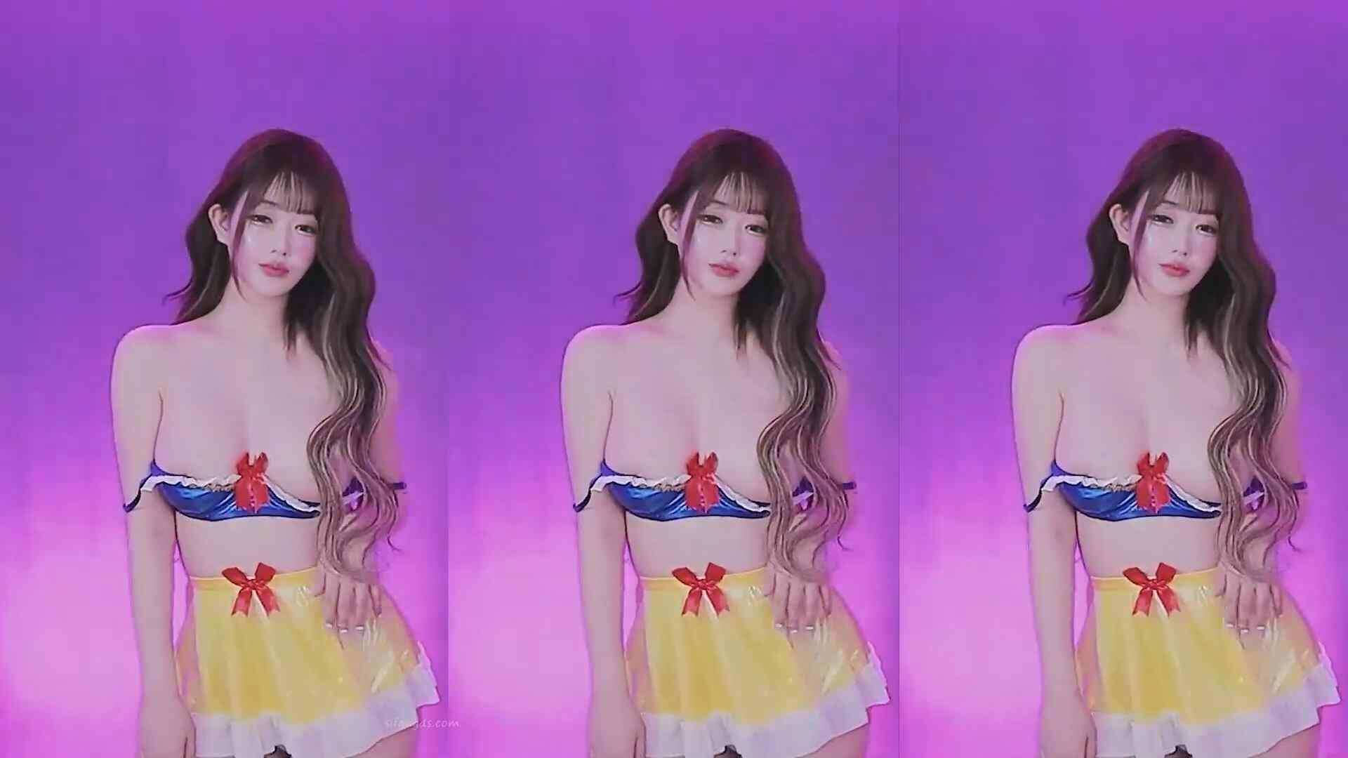 韩国BJ 云朵 抖胸女神直播热舞合集31V【3.78G】