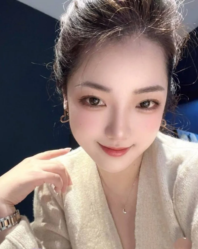 梁菲.锡华夏家具港.惊人大瓜.新中源瓷砖店女销售.附微笑聊天转账记录【455M_11p+1v】