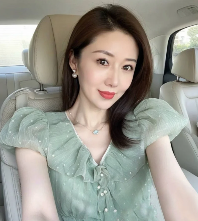 吃瓜-张露文.盐山某钢管厂女销售.为谈成业务.陪两个客户多人运动【316.5M_1v+17p】