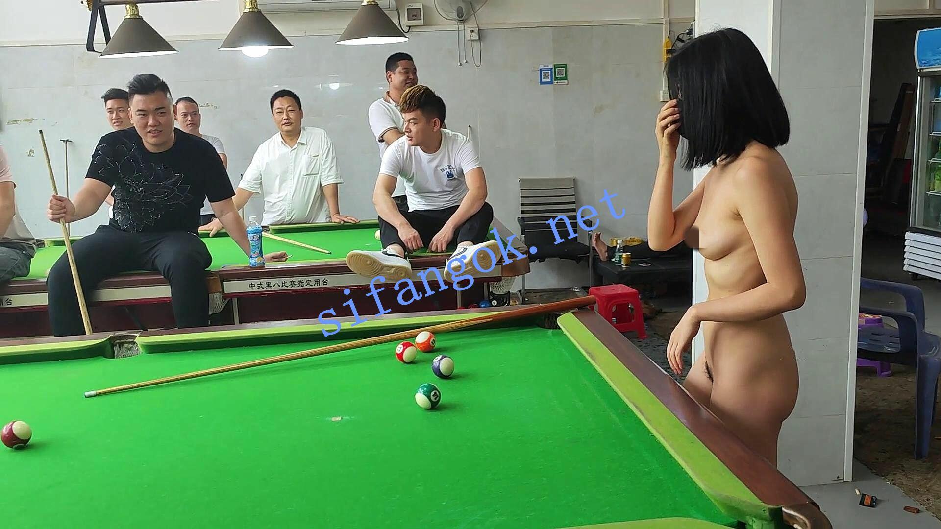 ❤️【cikaimoon】全裸台球厅打球 引一群男人开心围观