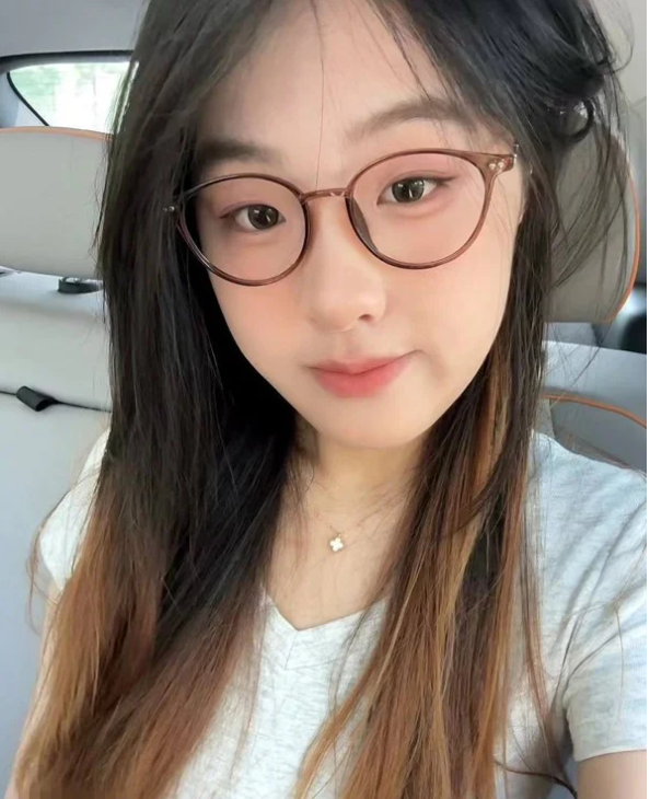 浙江工商大学反差母狗王晓晓漏视频漏出 【424M_10v+9p】