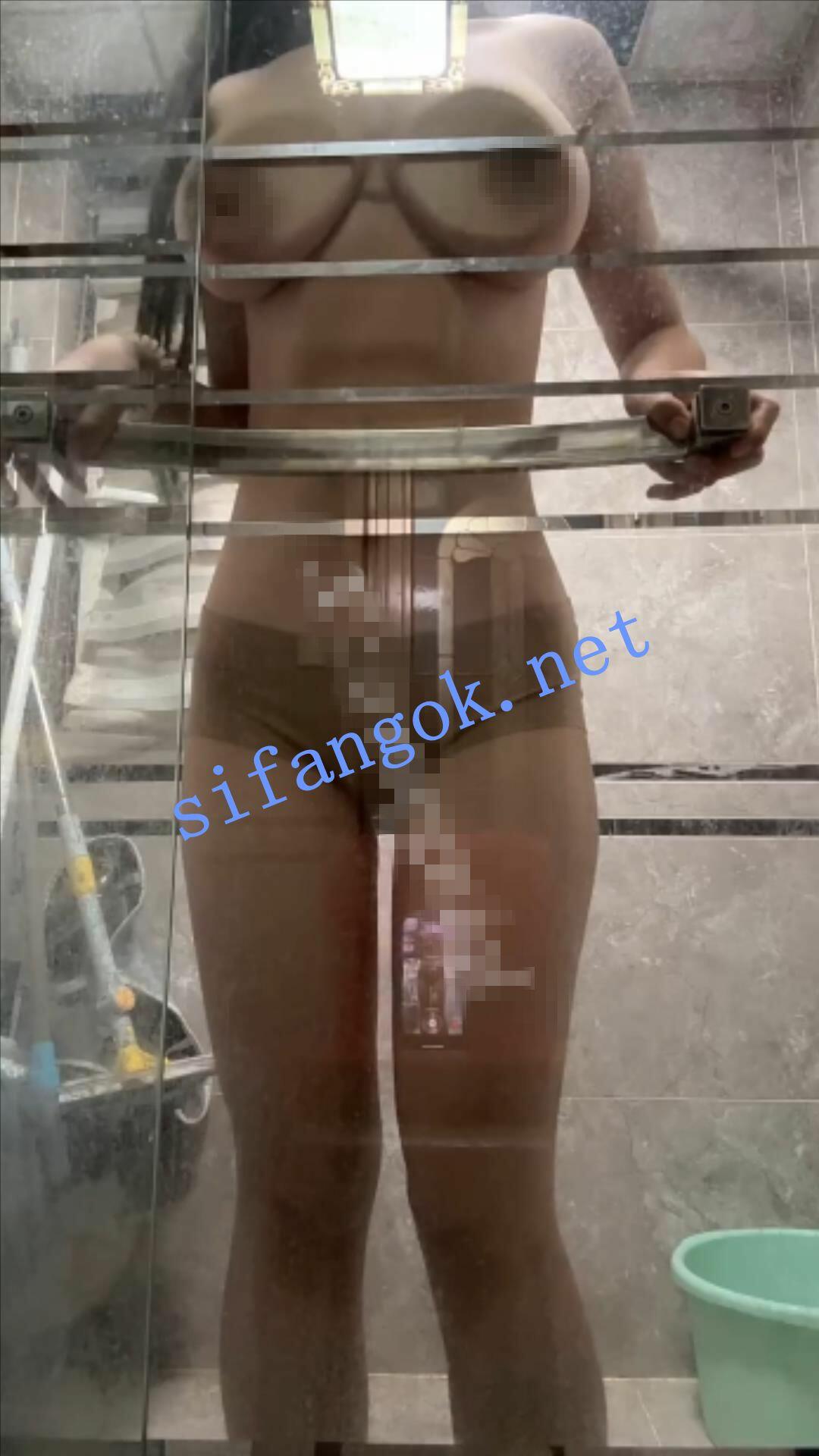 超极品尤物 05年童颜巨乳蜜桃臀【魔鬼爱Uaijie】12月最新福利