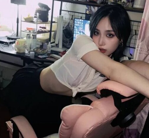 海归留学生胡岑性爱日常+高颜值叶佳泄密原档 52v60p5.13G