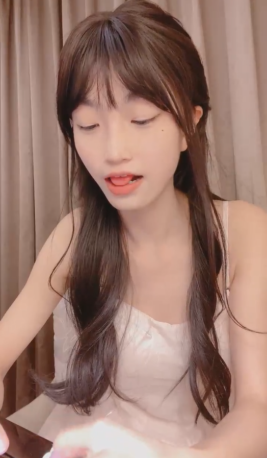 02.15  补链  ♈ ♈ ♈你浅浅的微笑就像乌梅子酱！【呜崽酱】19岁学妹在酒店~小妹妹这么瘦，胸却是又大又圆又挺 ~~~~~~~~~~~~~~~~~~~~~~~~ ~ ~~ ~~！~♈ ♈ ♈喷血推荐