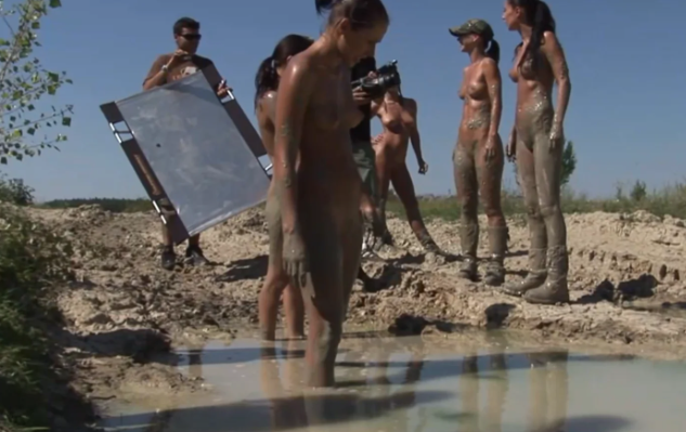 03.09  应求而发   Susana Spears合集，女子全裸部队训练、泥地摔跤、爬绳索、俯卧撑，人体绘画户外露出、钢管脱衣舞【63gb/116v】