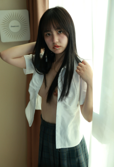 【重磅】清纯素人小姐姐【糖糖】JK制服 超大尺度 极品私拍 超嫩粉鲍鱼【1.62G_245P】