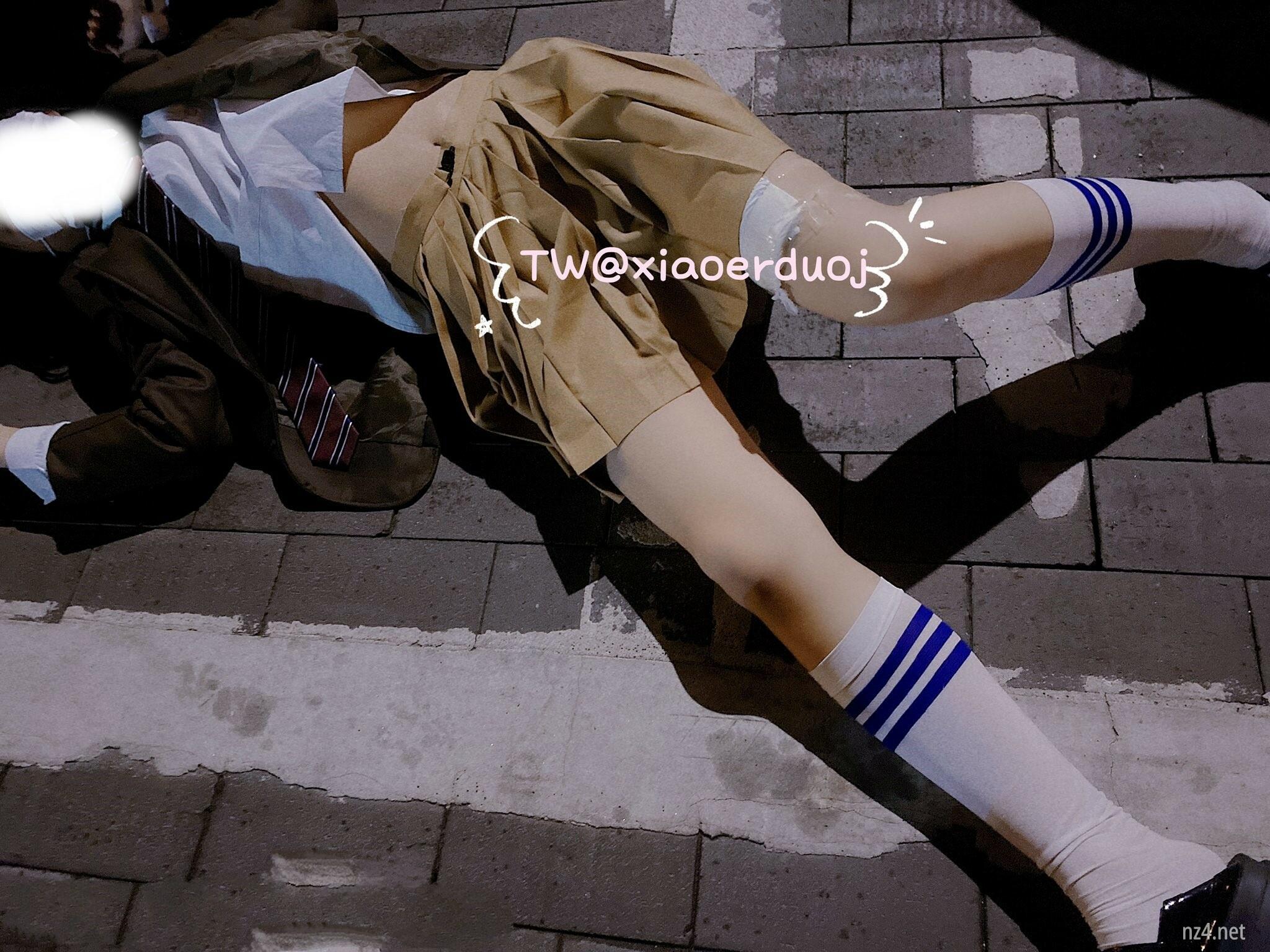 05.27  补链   ✨校花女神露出✨漂亮身材好的母狗〖小耳朵〗 室外 公路旁边 裸漏 漏出 爬行 玩的很开，外表清纯 私下浪荡！