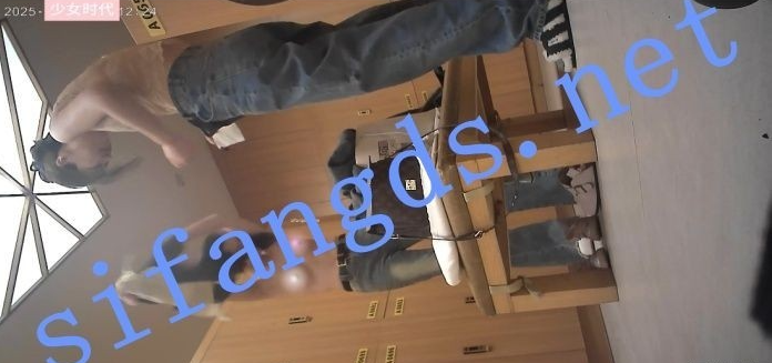 10.24  补链独家   【温泉篇】好多极品美女脱了衣服之后一对玉兔蹦蹦跳跳